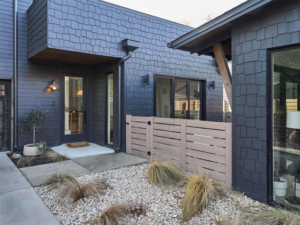 4427 Gillis St - Photo 1