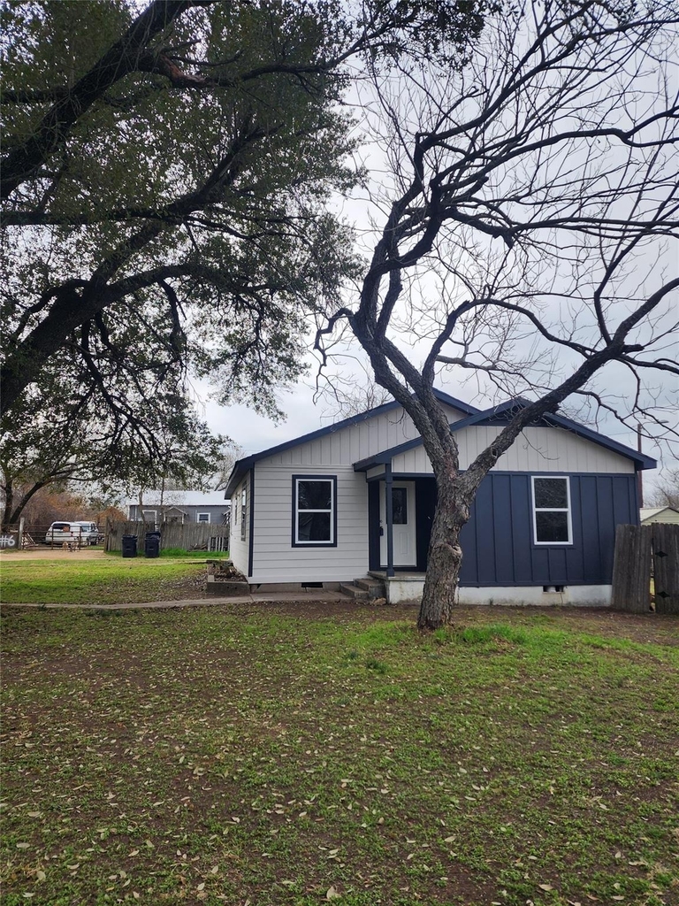 928 E Cameron Ave - Photo 1
