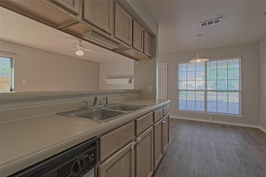 2211 Creekside Ln - Photo 14