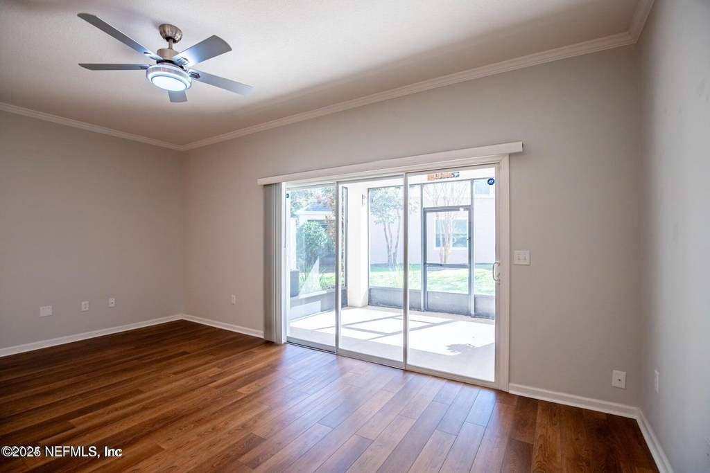 721 Crystal Way - Photo 9