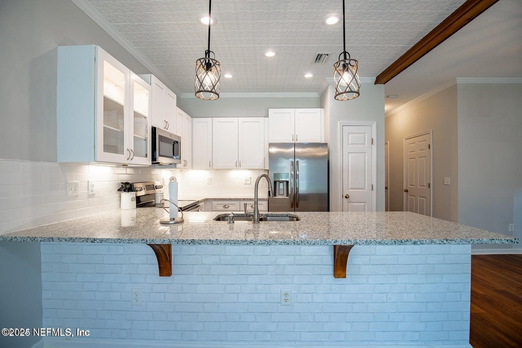 721 Crystal Way - Photo 10