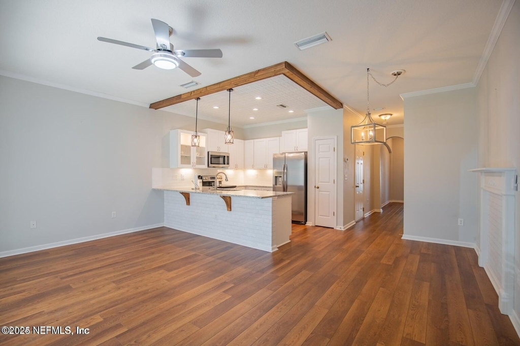 721 Crystal Way - Photo 5