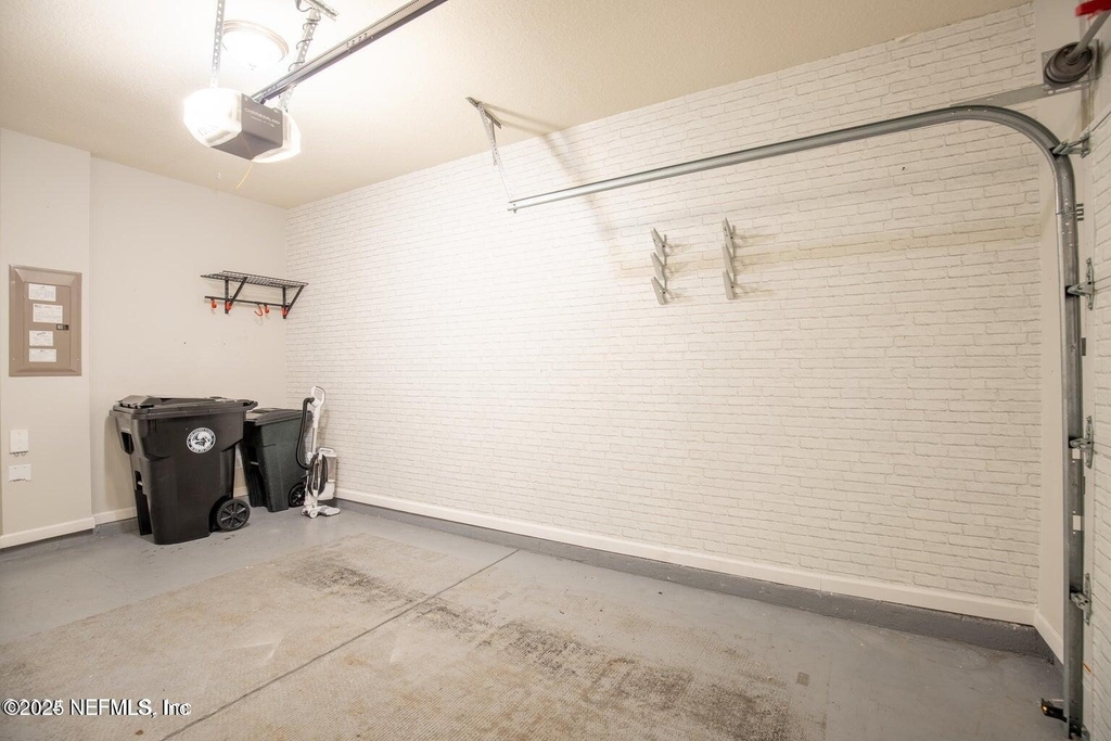 721 Crystal Way - Photo 18