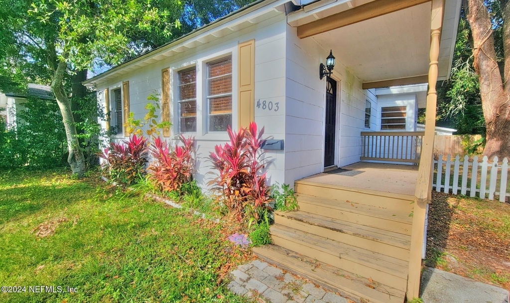 4803 Lexington Avenue - Photo 0