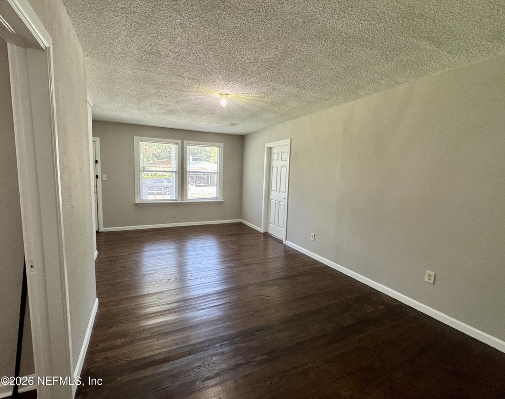 3508 Myra Street - Photo 2