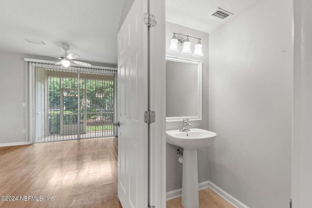 8159 Summerside Circle - Photo 11