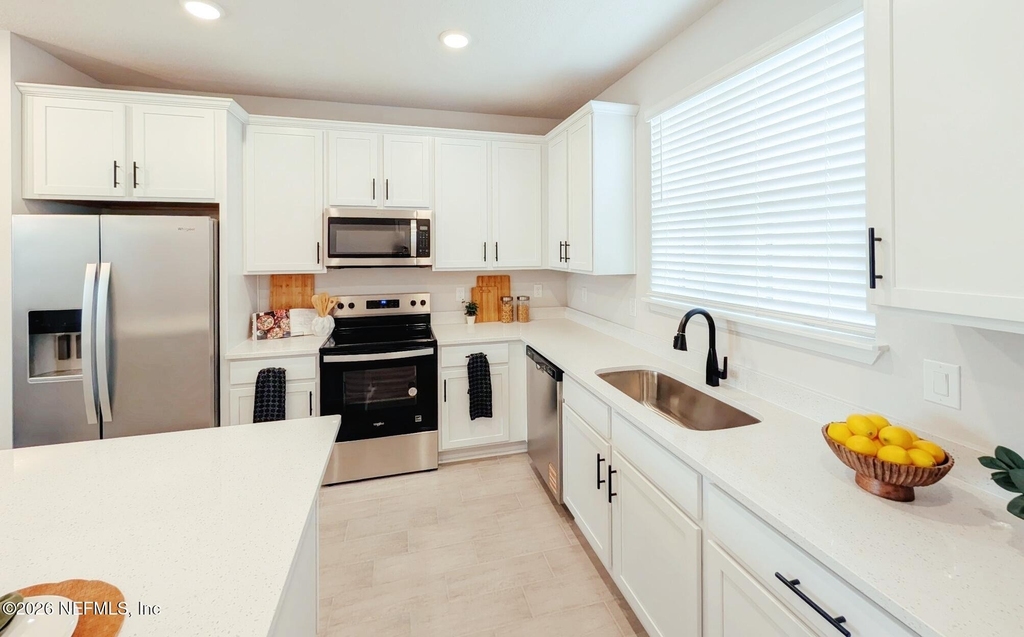160 Barstow Place - Photo 3