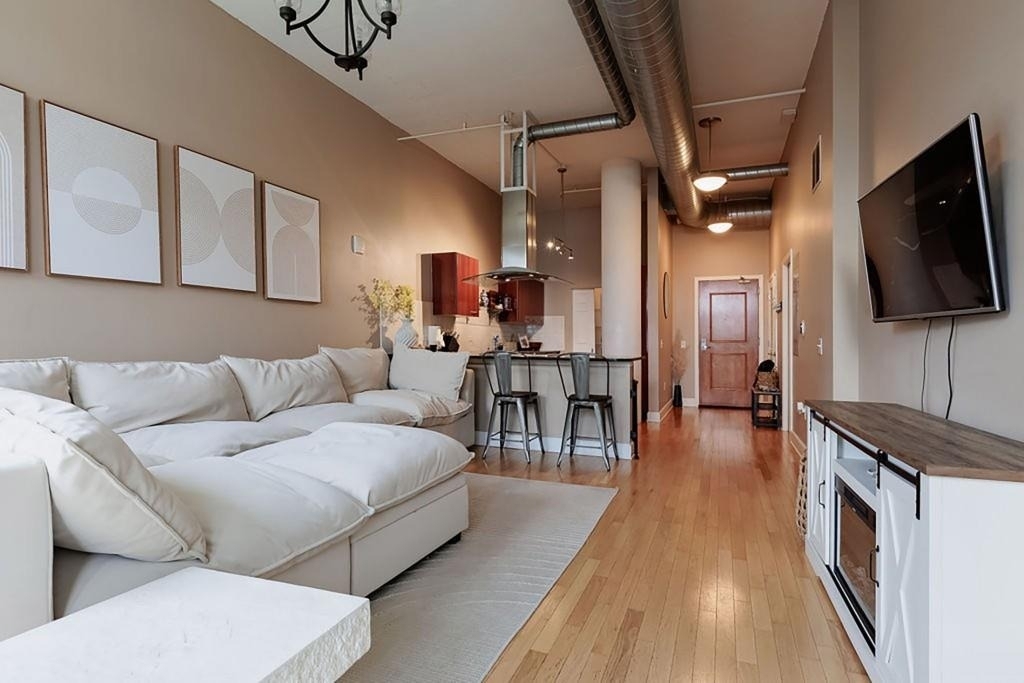 3820 Roswell Road - Photo 2