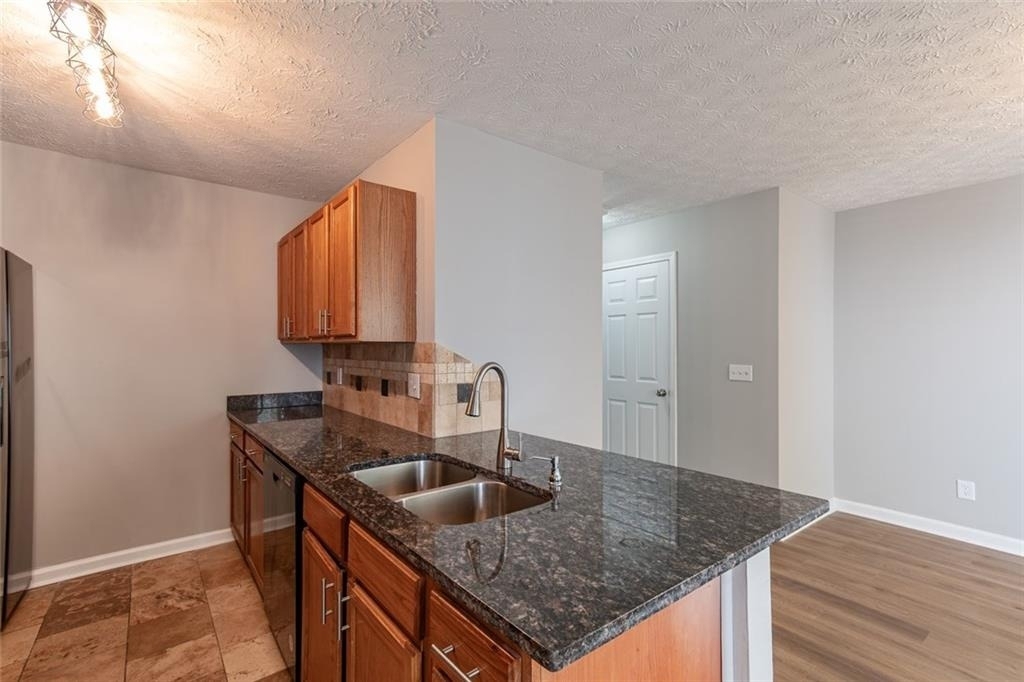 5550 Strathmoor Manor Circle - Photo 11