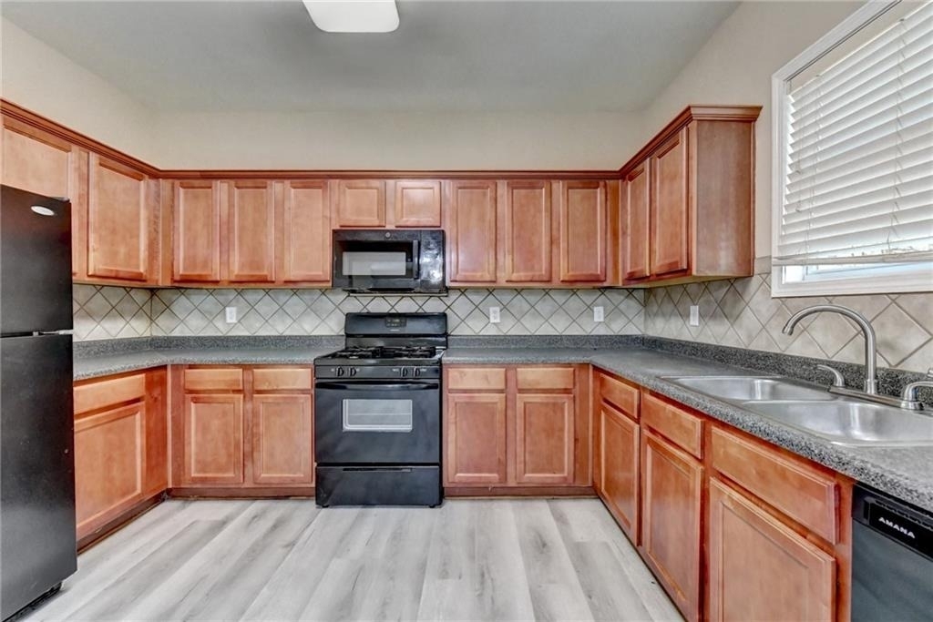 1646 Hedington Court - Photo 20