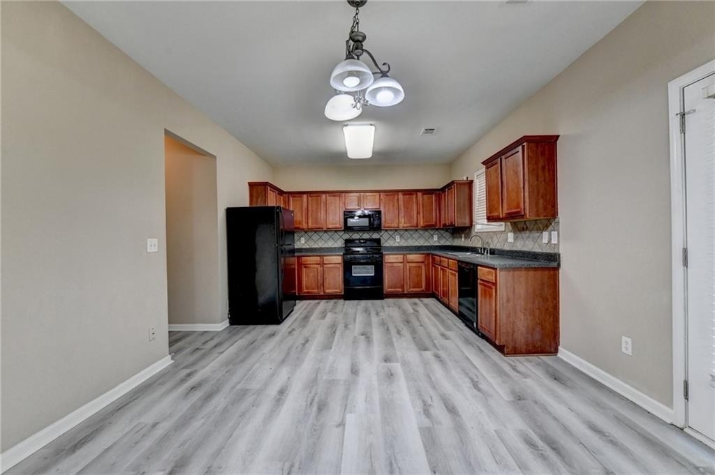 1646 Hedington Court - Photo 16