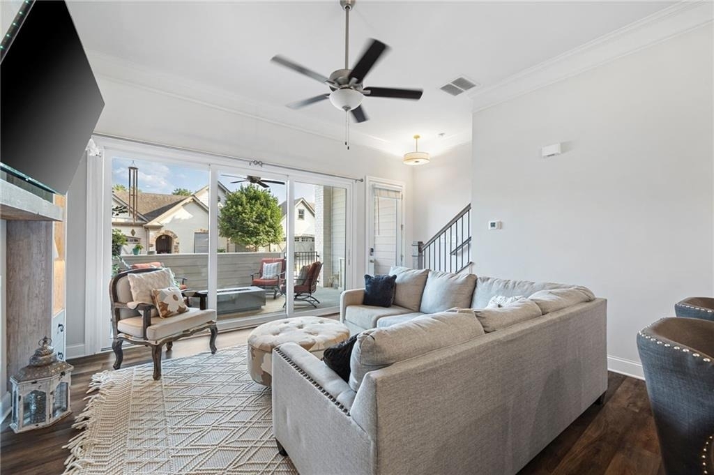 211 Prairie Lane - Photo 4