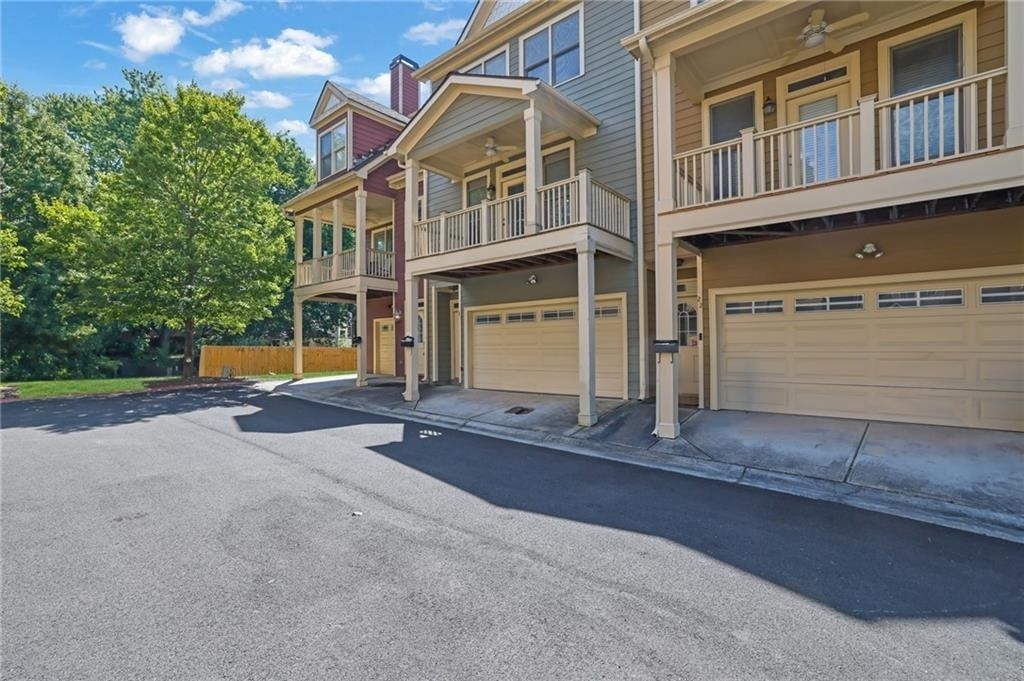 1079 Marietta Boulevard Nw - Photo 1