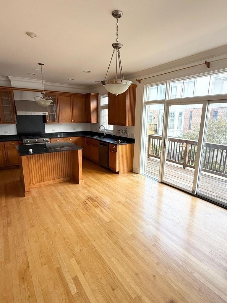 2005 Alta Vista Court - Photo 4