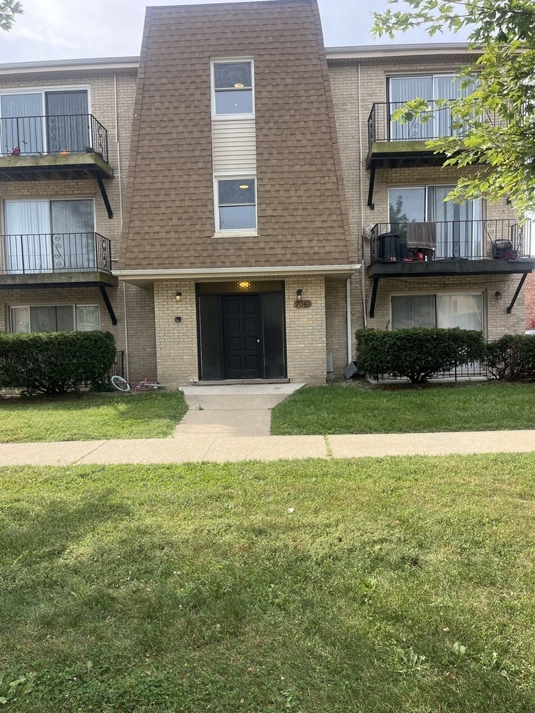 7041 99th Street - Photo 0