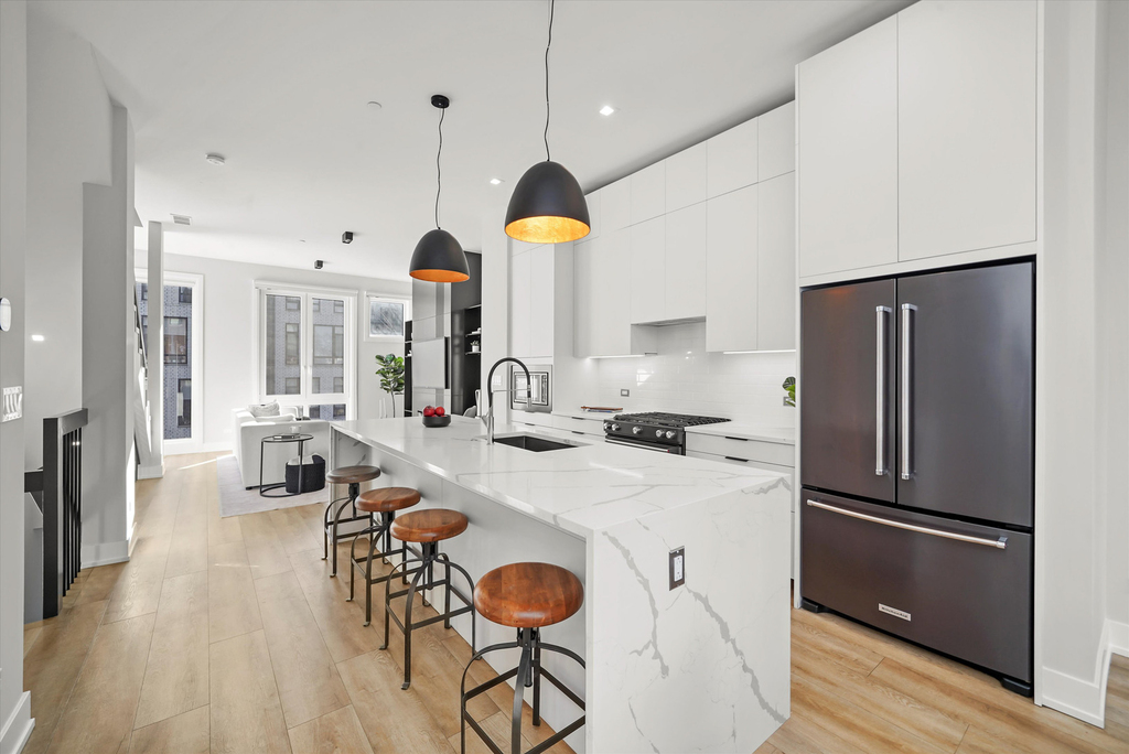 4240 W Belmont Avenue - Photo 2