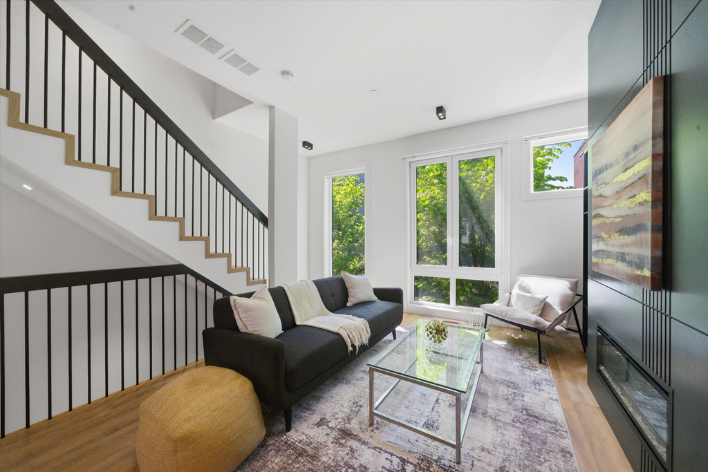 4230 W Belmont Avenue - Photo 4