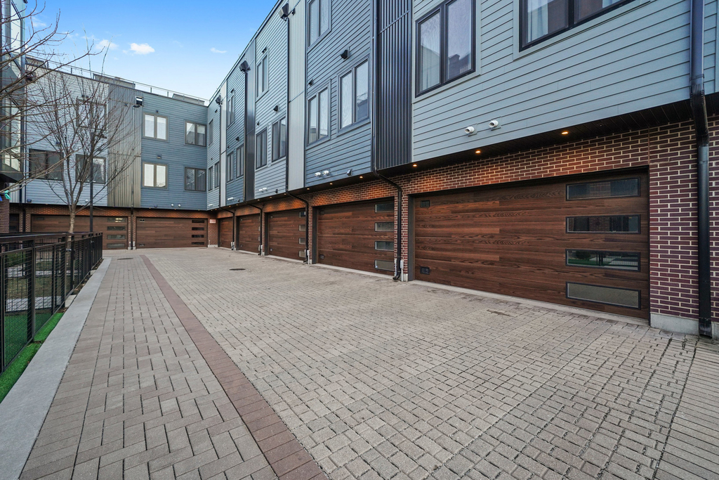 4230 W Belmont Avenue - Photo 22
