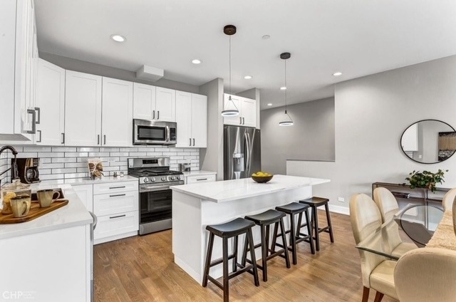 2536 N 72nd Court - Photo 2