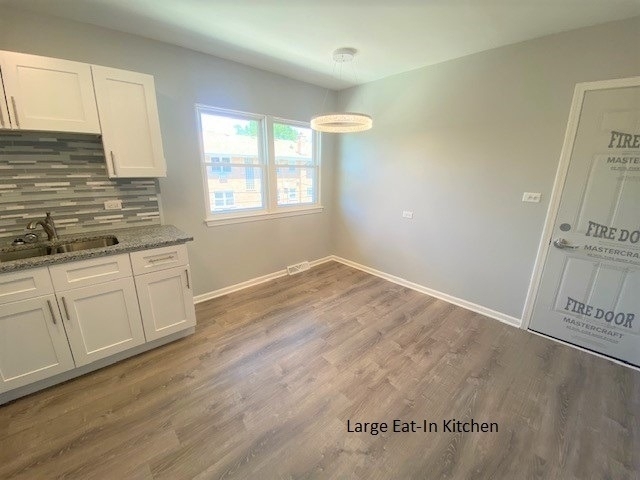 736 E Division Street - Photo 3