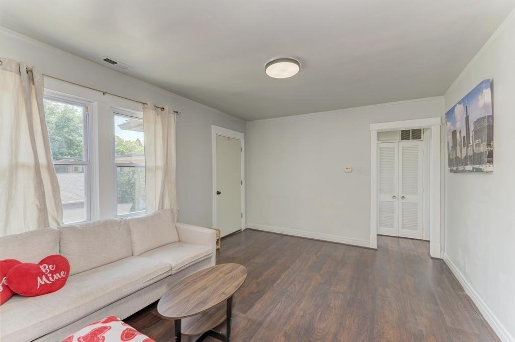 97 N Harlem Avenue - Photo 2