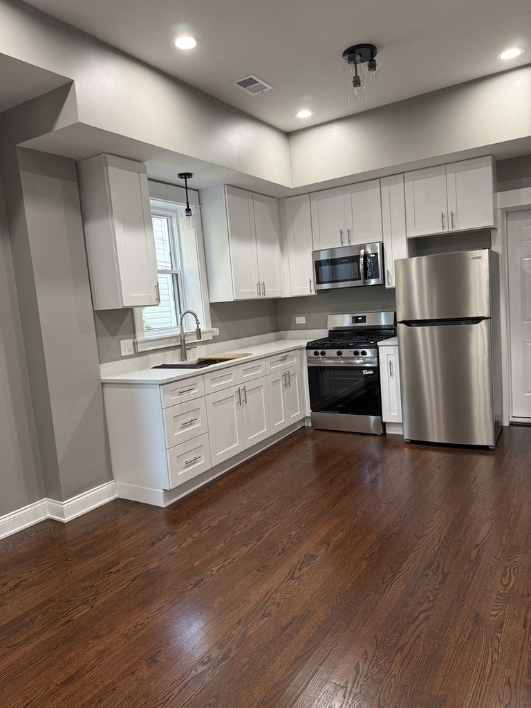 3312 W Le Moyne Street - Photo 2