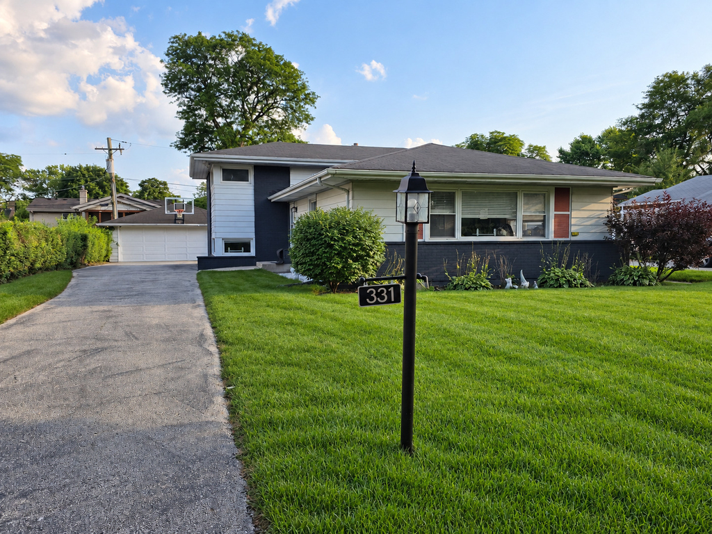 331 E Lake Avenue - Photo 1