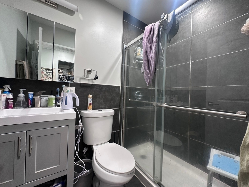 541 W Oakdale Avenue - Photo 3