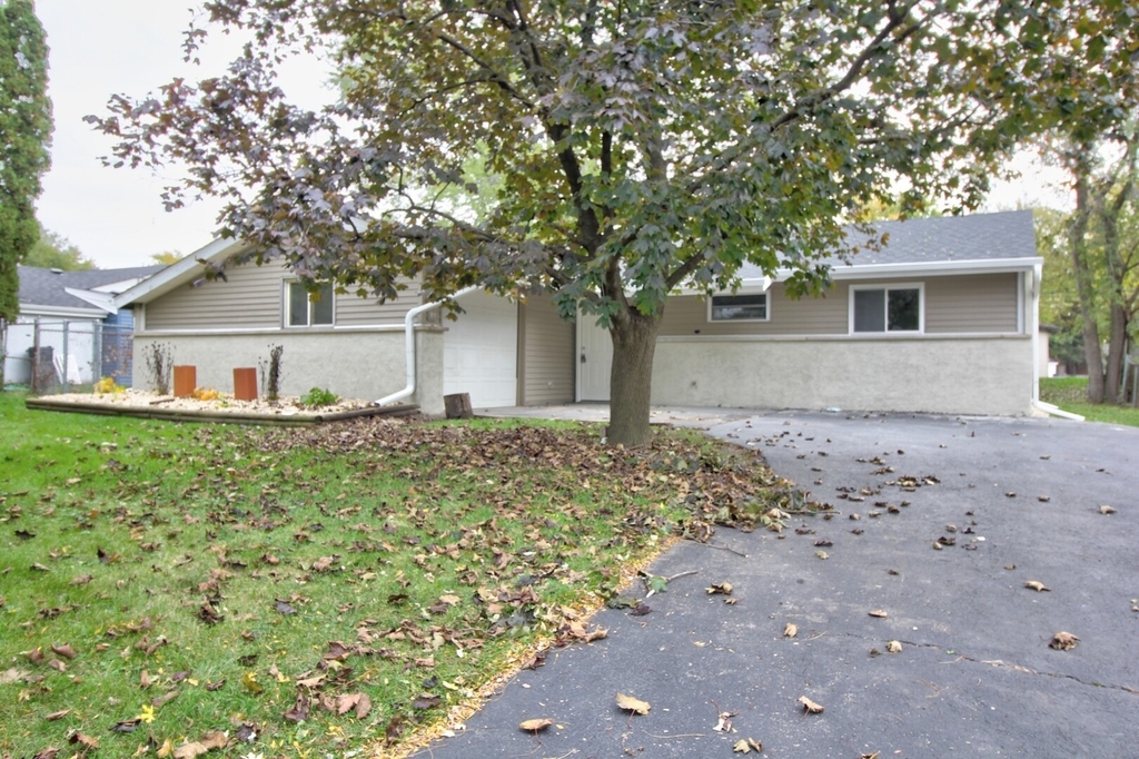 153 W Briarcliff Road - Photo 1