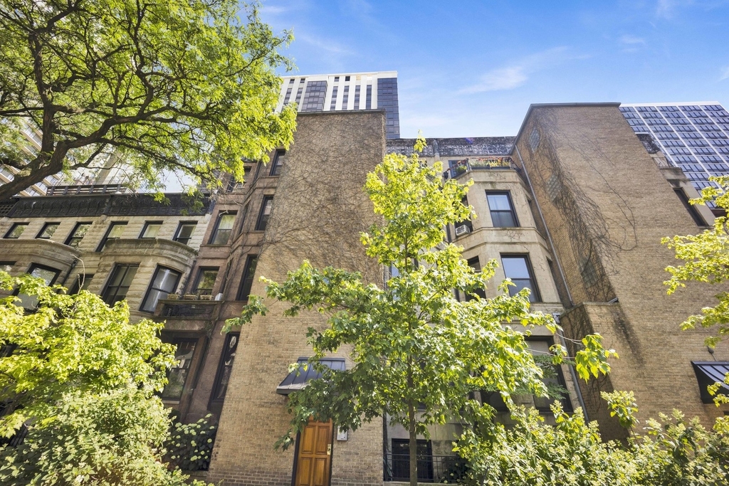63 E Cedar Street - Photo 0