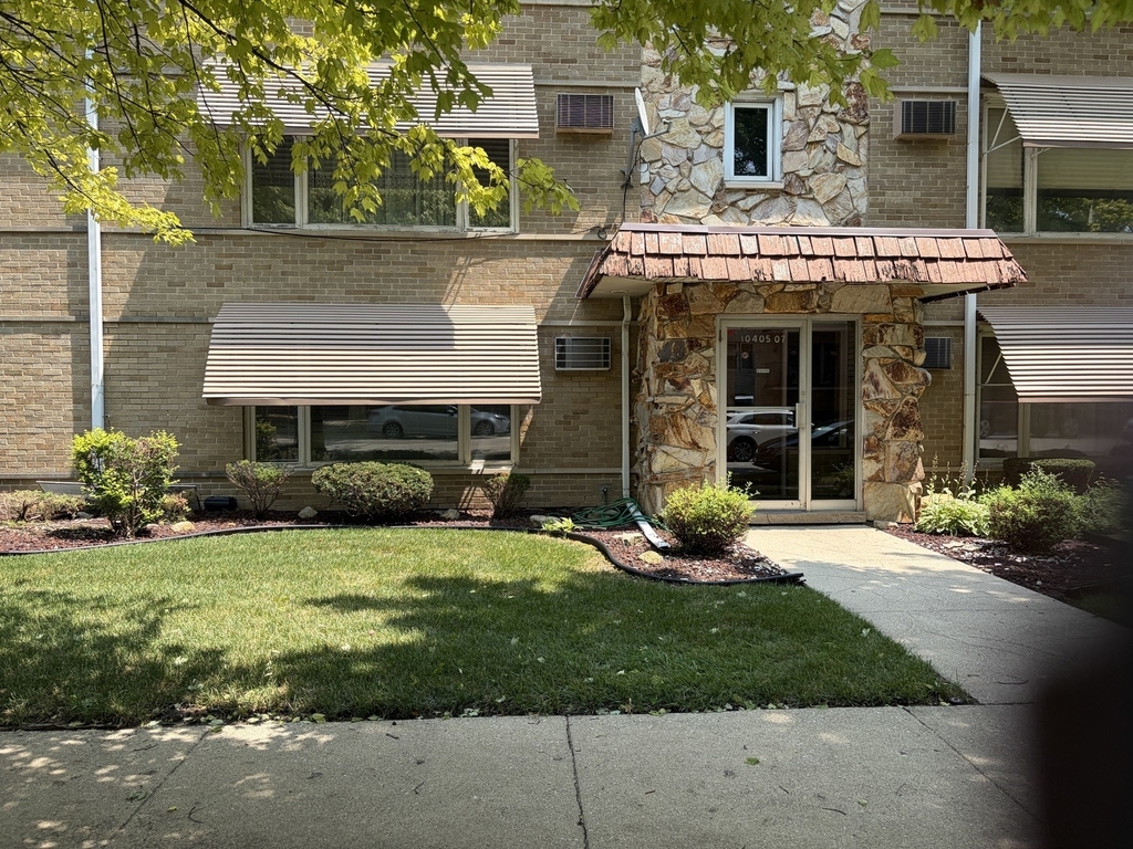 10405 S Keating Avenue - Photo 1