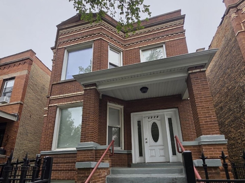 1318 N Homan Avenue - Photo 0