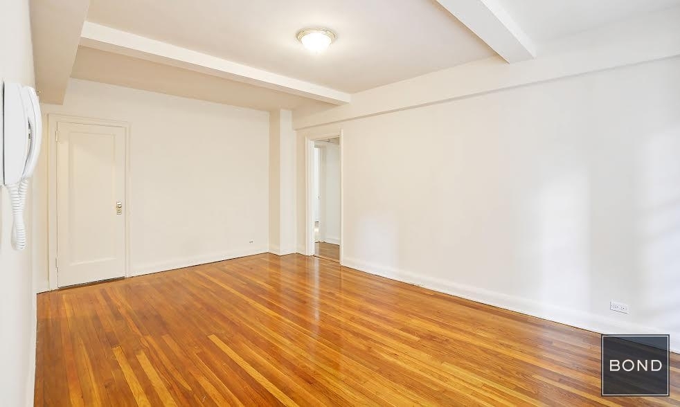 301 East 38th Street - Photo 1