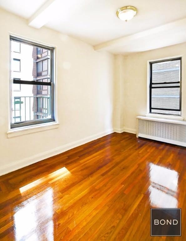 301 East 38th Street - Photo 2