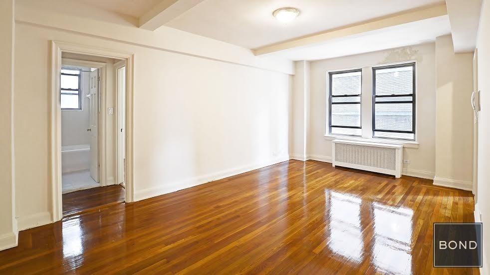 301 East 38th Street - Photo 0