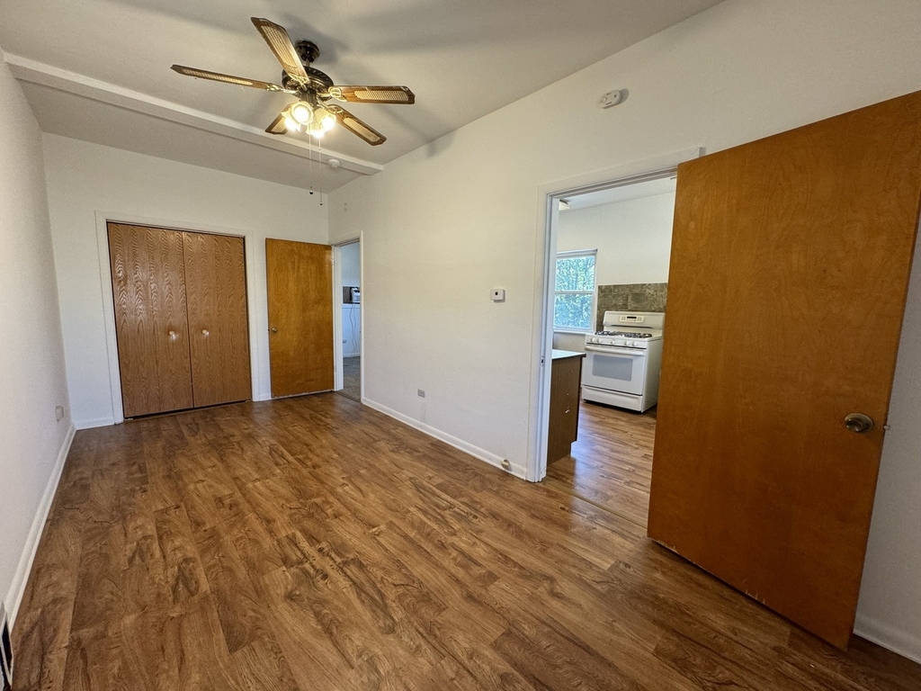3s230 Warren Avenue - Photo 1