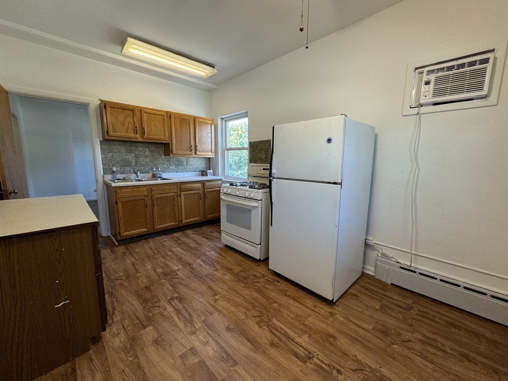 3s230 Warren Avenue - Photo 2