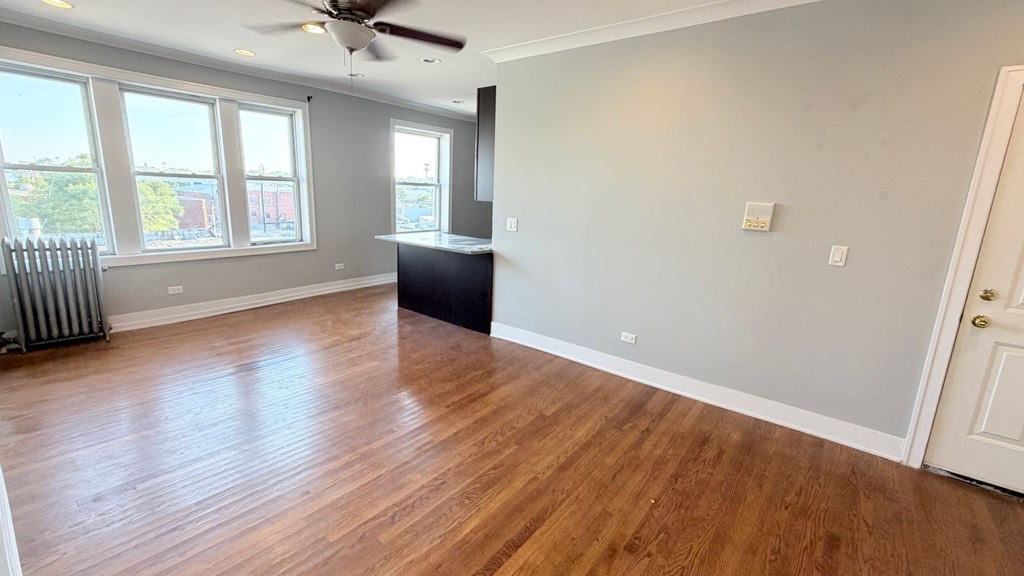 3153 W Augusta Boulevard - Photo 4