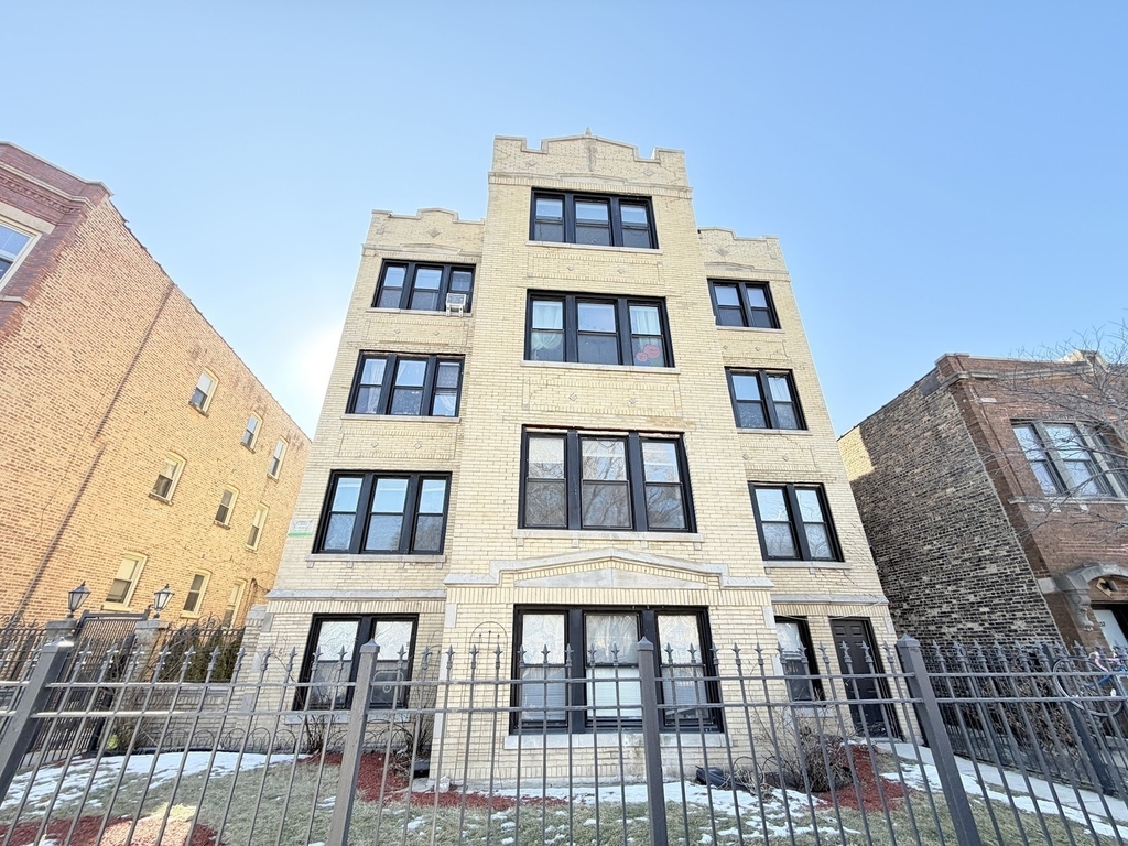 3153 W Augusta Boulevard - Photo 0