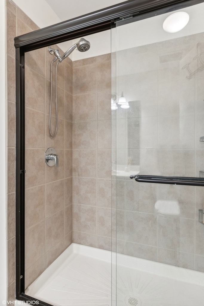 235 W Van Buren Street - Photo 11