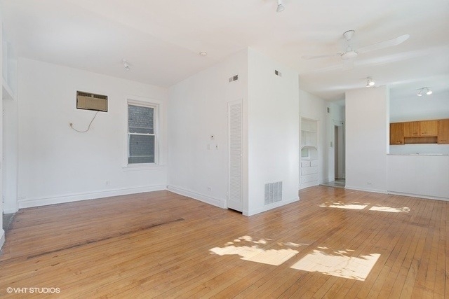732 W 19th Street - Photo 1