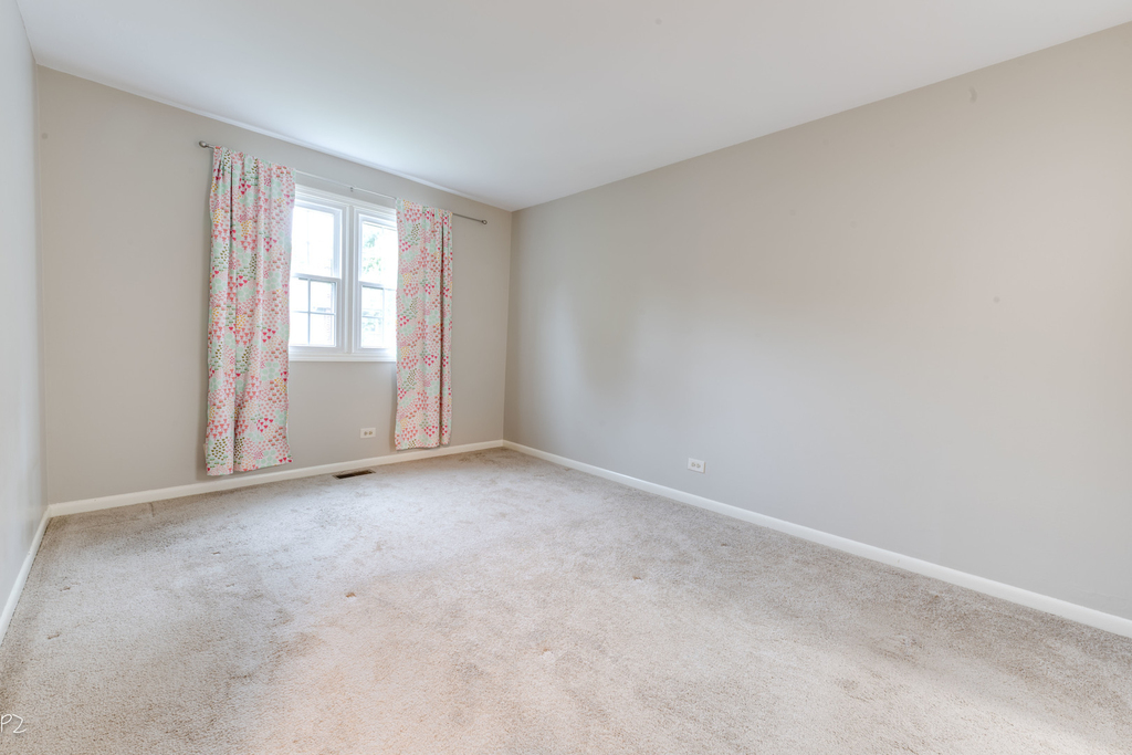 5s735 Park Meadow Drive - Photo 11