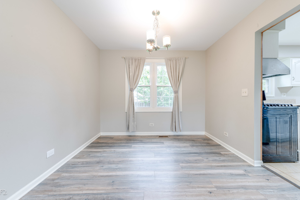 5s735 Park Meadow Drive - Photo 4