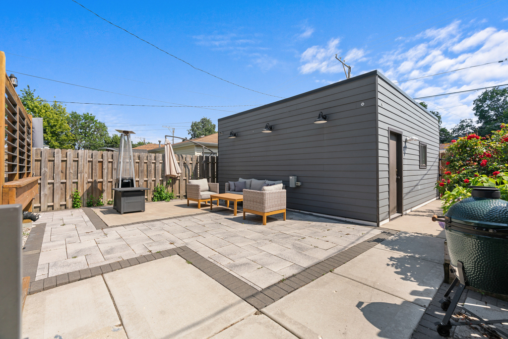 5047 W Winnemac Avenue - Photo 40