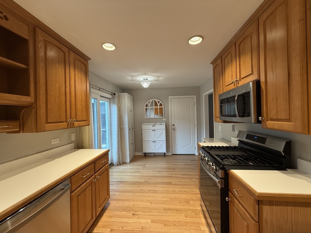 1954 Redwood Lane - Photo 2
