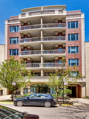 508 W Melrose Street - Photo 0