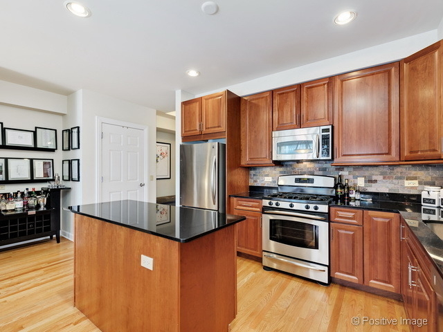 508 W Melrose Street - Photo 8