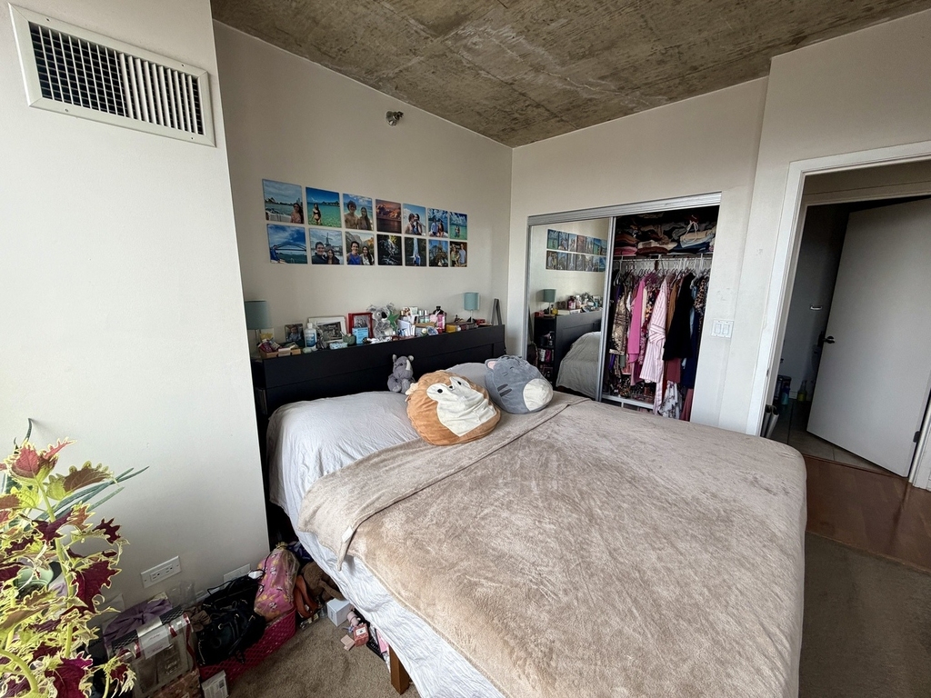 611 S Wells Street - Photo 1