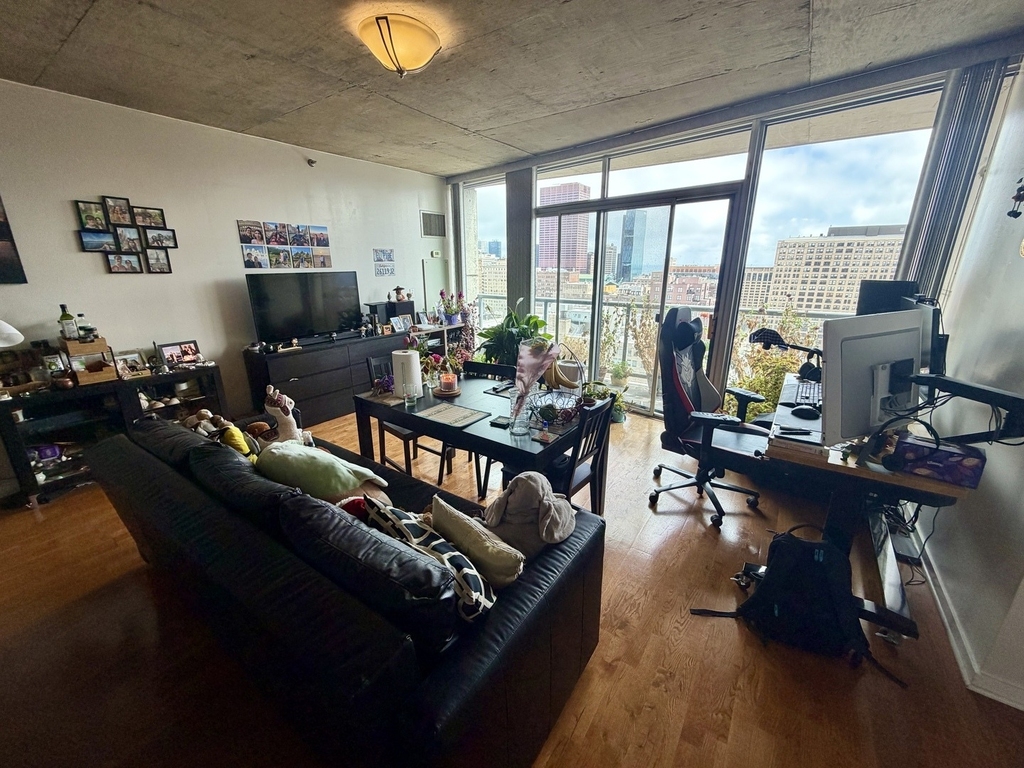 611 S Wells Street - Photo 3