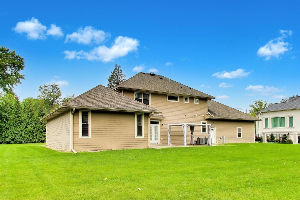 2311 N Arlington Heights Road - Photo 31